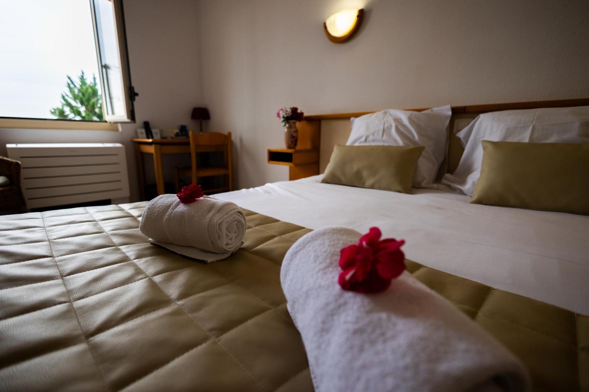 Hotel Logis Des Cretes De Pignols Moissac Esterno foto